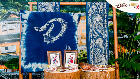 德芙“她学院”学员刺绣、蜡染作品展示