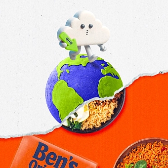 A section of a print ad showing a number of rice meals and a packet of Ben’s Original classic rice on an orange background. The advert has been ripped through the middle to reveal a globe which replaces the top half of one of the plates of rice. The globe has a happy looking cloud on it which is holding an arrow that’s pointing down and says GHG on its