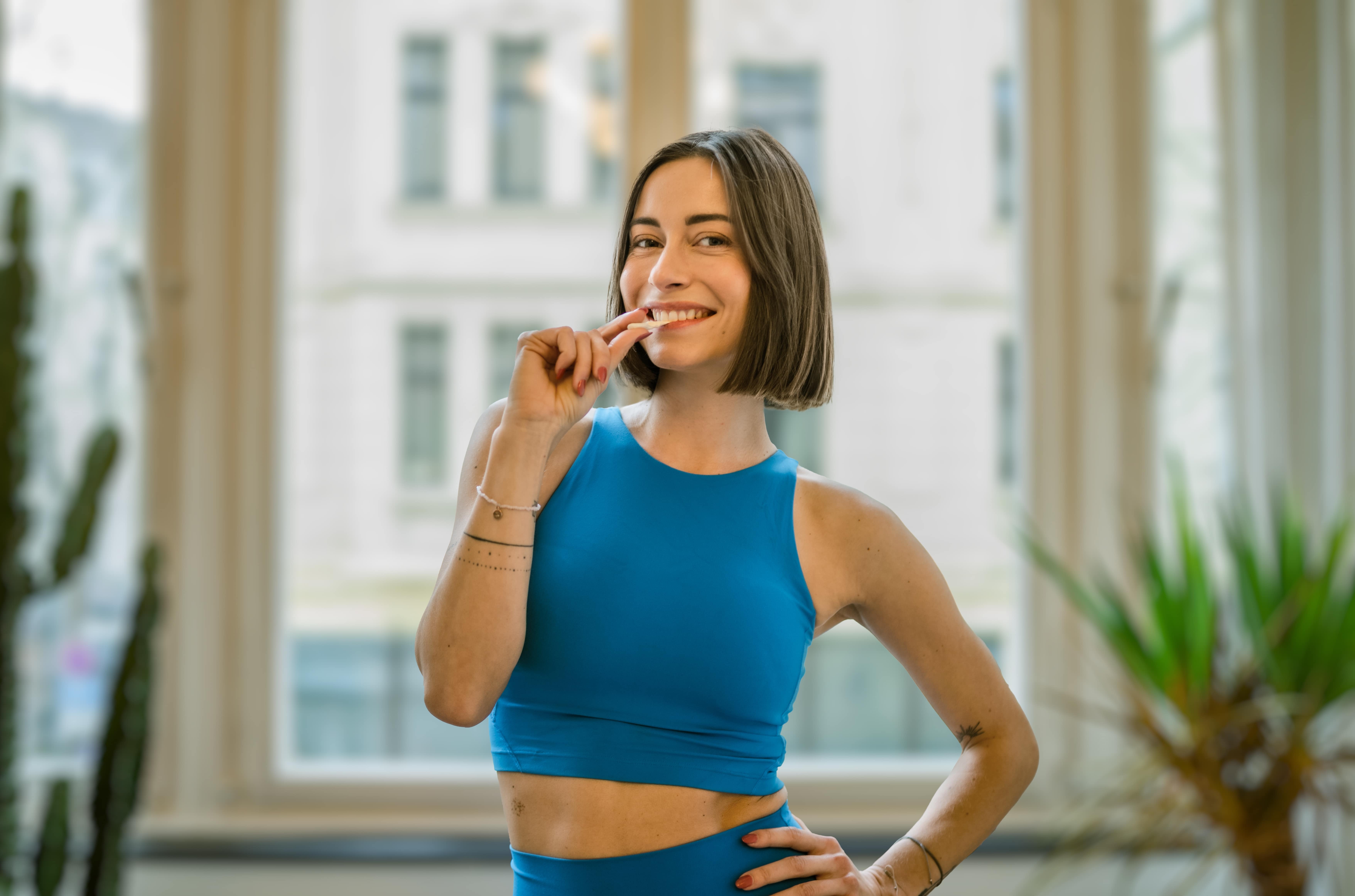 Mars Mars_Wrigley_World_Happiness_Day_Gum_Yoga_Jennifer_Lange_2-min