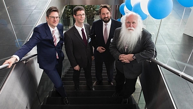 50 Jahre Mars Austria: v.l.n.r. Andreas Dialer (General Manager Mars Austria), Pierre Ingels (Fabriksleiter Mars Breitenbrunn), Malte Hoffmann (General Manager Royal Canin DACH) und Ehrengast Howard-Yana Shapiro (Chief Agricultural Officer, Mars, Incorporated)